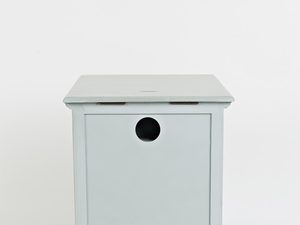 Miniaturka 3 - Tył szafki nocnej w miętowym kolorze