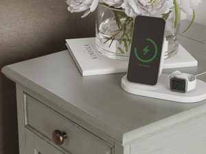 Miniaturka 8 - Detale eleganckiej szafki nocnej