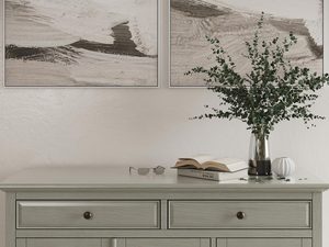 Miniaturka 9 - Drewniana komoda z trzema szufladami i przeszklonymi frontami w stylu klasycznym kolor szary