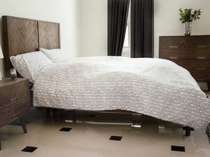 Miniaturka 3 - Drewniana komoda z dekoracyjnymi frontami w stylu industrialnym kolor ciemny brąz