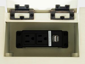 Miniaturka 3 - Zbliżenie gniazda z portem USB