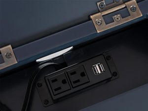 Miniaturka 3 - Detal gniazda z portem USB i gniazdem elektrycznym do szafki nocnej