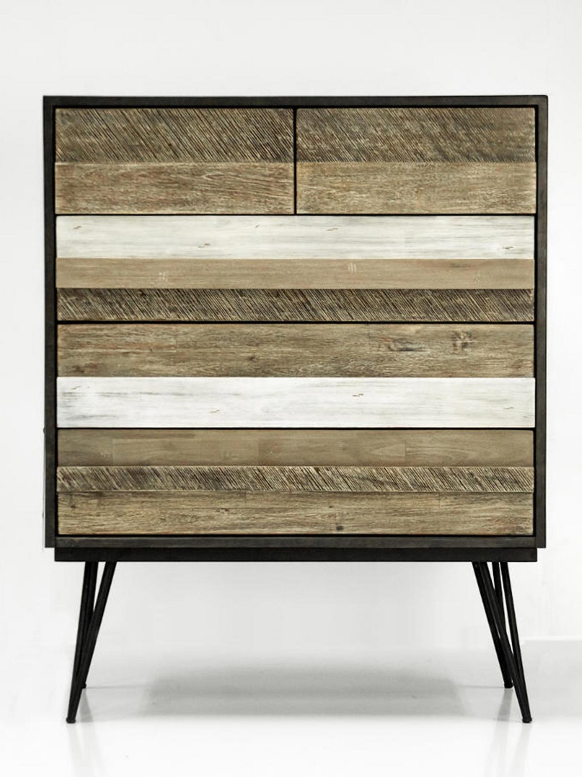 Komoda retro z frontami z akacji