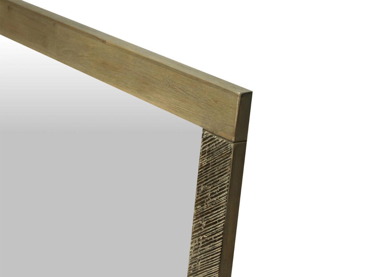 Detal drewnianej ramy lustra w stylu industrialnym kolor naturalny