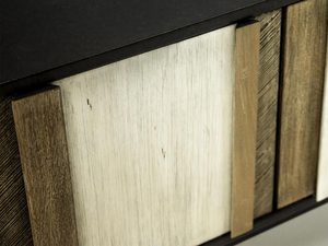 Miniaturka 6 - Detal drewnianego frontu komody w stylu industrialnym kolor naturalny