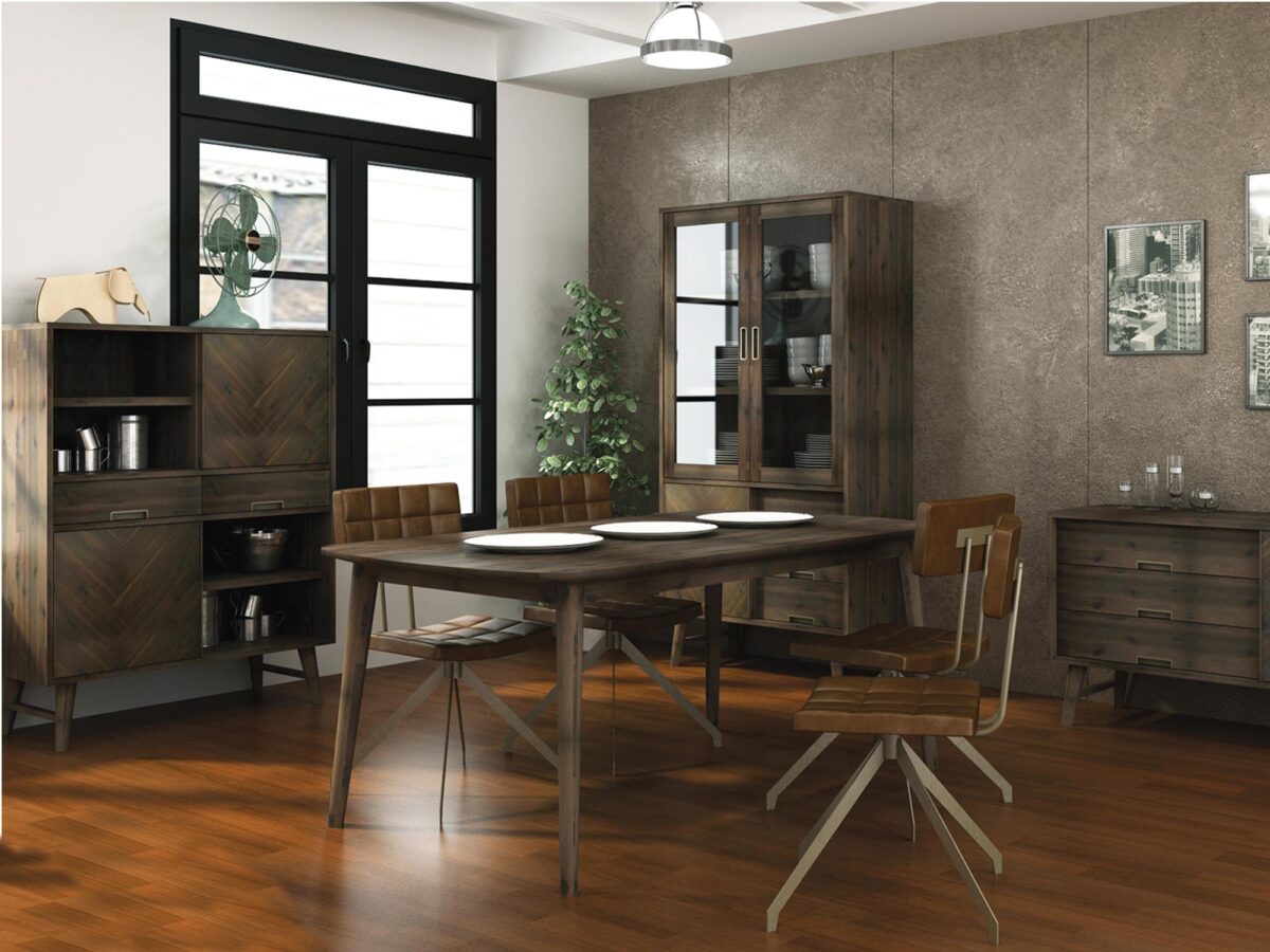 Elegancki stół do jadalni z drewnianym blatem