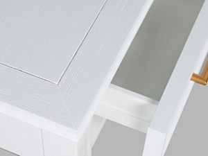 Miniaturka 3 - Detale w klasycznym biurku ze złotymi uchwytami