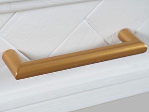 Miniaturka 4 - Detal złotych uchwytów