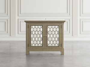 Miniaturka 4 - Detal klasycznej komody z ażurowymi frontami