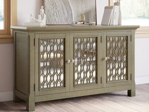 Miniaturka 7 - Detal komody z ażurowymi panelami i klasycznym wykończeniem