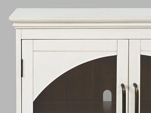 Miniaturka 2 - Zbliżenie na fronty eleganckiej komody ecru