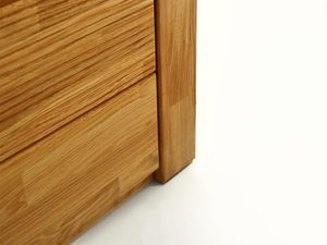 Miniaturka 3 - Zbliżenie na narożnik mebla z ryflowanym dekorem
