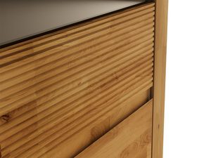 Miniaturka 5 - Zbliżenie na pionową strukturę drewna z ryflowanym dekorem