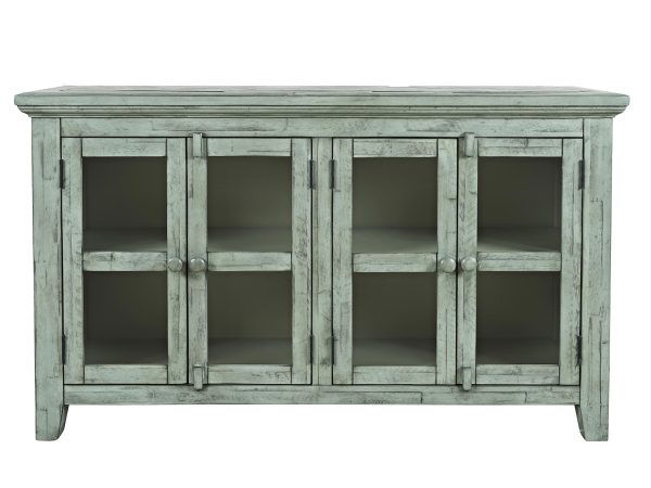 Kredens z przeszklonymi frontami i półkami w stylu shabby chic