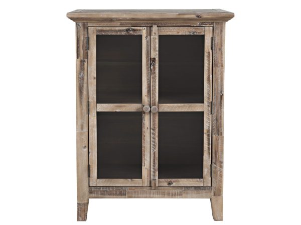 Nowoczesna komoda z białym frontem w jodełkę i złotymi uchwytami