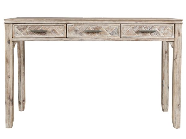 Drewniana komoda z naturalnym wykończeniem do stylowego salonu