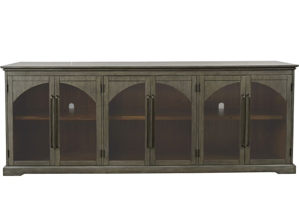 Stylowa witryna z czarnymi detalami i przeszklonymi frontami