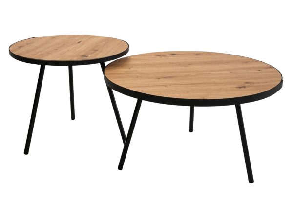 Zestaw stolików zbliżonych, jeden częściowo wsunięty pod drugi