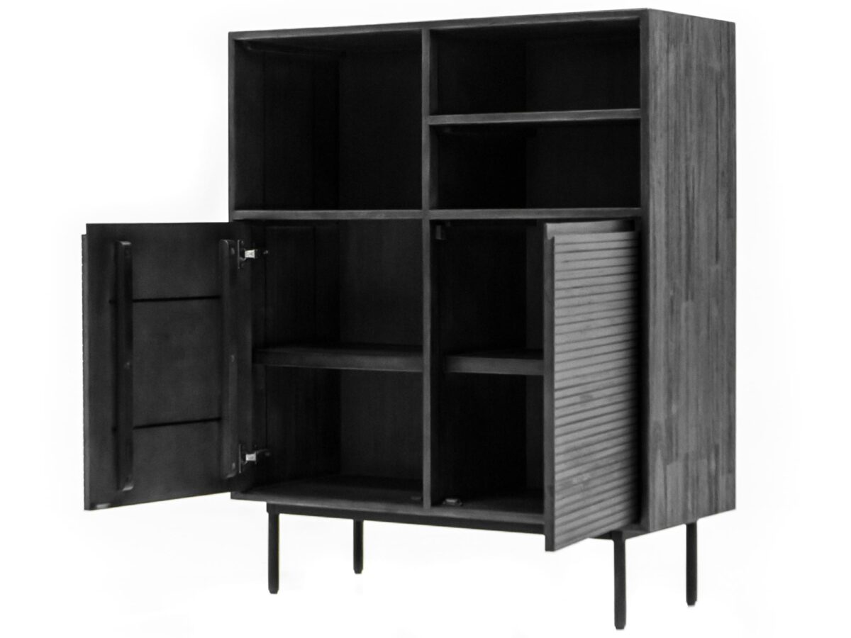 Witryna z ciemnego drewna z otwieranymi drzwiami w stylu loft