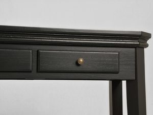 Miniaturka 2 - Detal szuflady w czarnej konsolce z drewnianym frontem