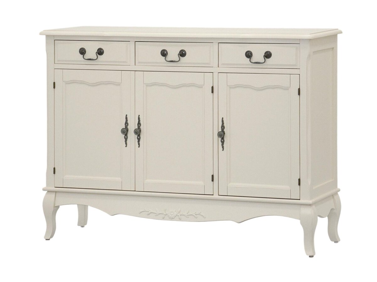 Biała komoda z ozdobnymi uchwytami i eleganckimi frezami Biała komoda z ozdobnymi uchwytami i eleganckimi frezami