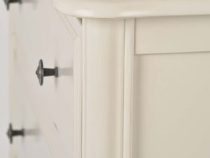 Miniaturka 10 - Komoda kremowa z szufladami otwarta szuflada widoczna