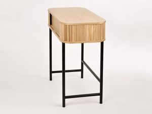 Miniaturka 2 - Szczegół blatu z naturalnego drewna z lamelami pionowymi