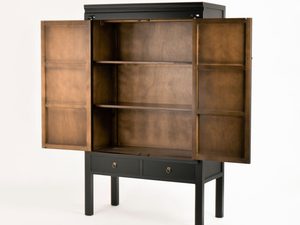 Miniaturka 1 - Otwarta witryna z czarnego drewna wiązu z naturalnym wnętrzem