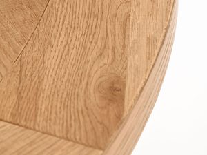 Miniaturka 2 - Detal dębowego blatu ze starannie wykończoną powierzchnią