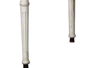 Miniaturka 3 - Detal drewnianego blatu stołu w stylu prowansalskim kolor biały