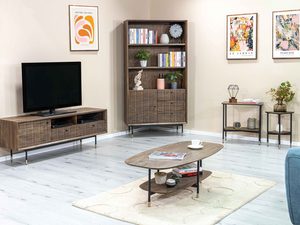 Miniaturka 2 - Aranżacja salonu z drewnianą komodą w stylu retro