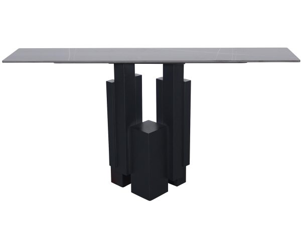 Nowoczesny stół z czarnym marmurem i masywną geometryczną nogą