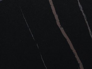 Miniaturka 2 - Detal czarnego marmuru z cienką brązową żyłką – elegancki wzór