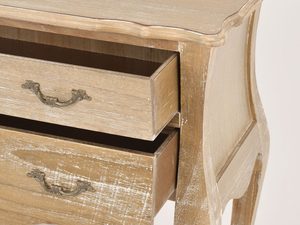 Miniaturka 2 - Rzeźbiony detal drewnianej szafki w stylu vintage