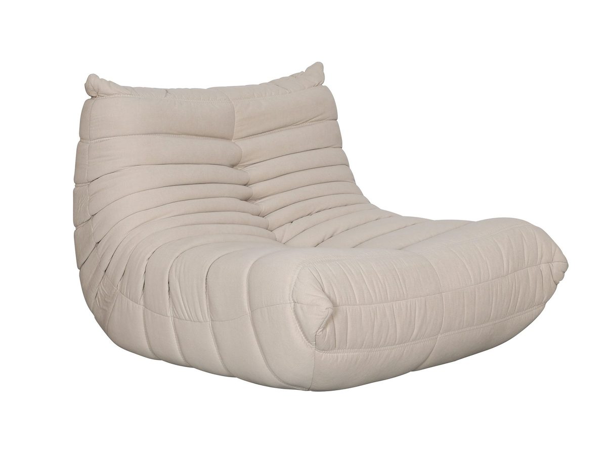 Fotel Ikonowy Beżowy z Pikowaniem i Przeszyciem w Centralnej Linii – Zenith