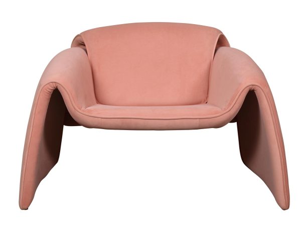 Nowoczesny fotel tapicerowany w kolorze różowym brzoskwiniowym z welurową tkaniną