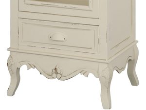 Miniaturka 1 - Detal rzeźbionych nóg drewnianej komody w stylu prowansalskim kolor kremowy