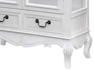 Miniaturka 1 - Detale eleganckiej witryny z ozdobnymi nóżkami