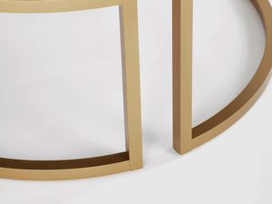 Miniaturka 2 - Okrągły stolik kawowy z blatem w jodełkę i złotą podstawą