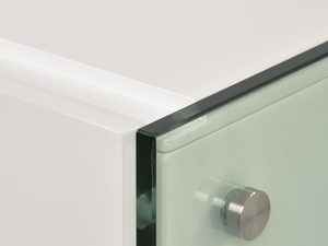 Miniaturka 3 - Nowoczesna komoda na nóżkach z białym wykończeniem i szkłem