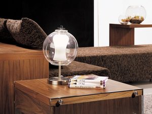Miniaturka 3 - Stolik w kolorze orzechowym z dodatkiem szkła