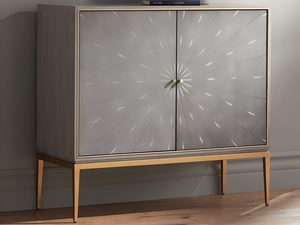 Miniaturka 3 - Komoda z ciemnego drewna i połyskującym frontem z promienistym wzorem