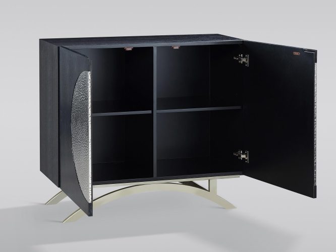 Komoda czarna z chromowanymi nogami i wzorem koła – Eleganza