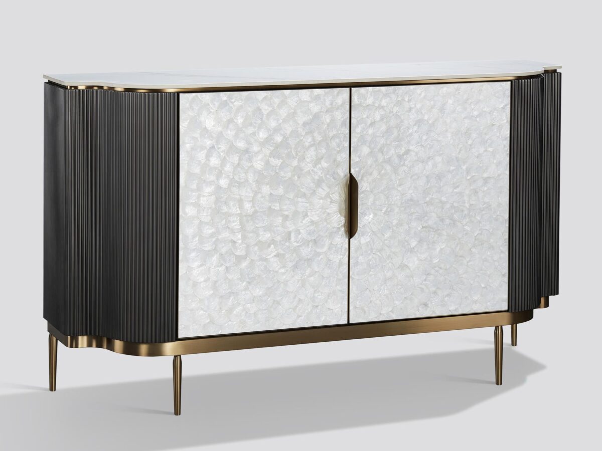 Komoda z marmurowym blatem z eleganckim frontem z muszli