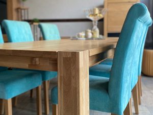 Miniaturka 5 - Stół dębowy masywny w aranżacji jadalni z turkusowymi krzesłami