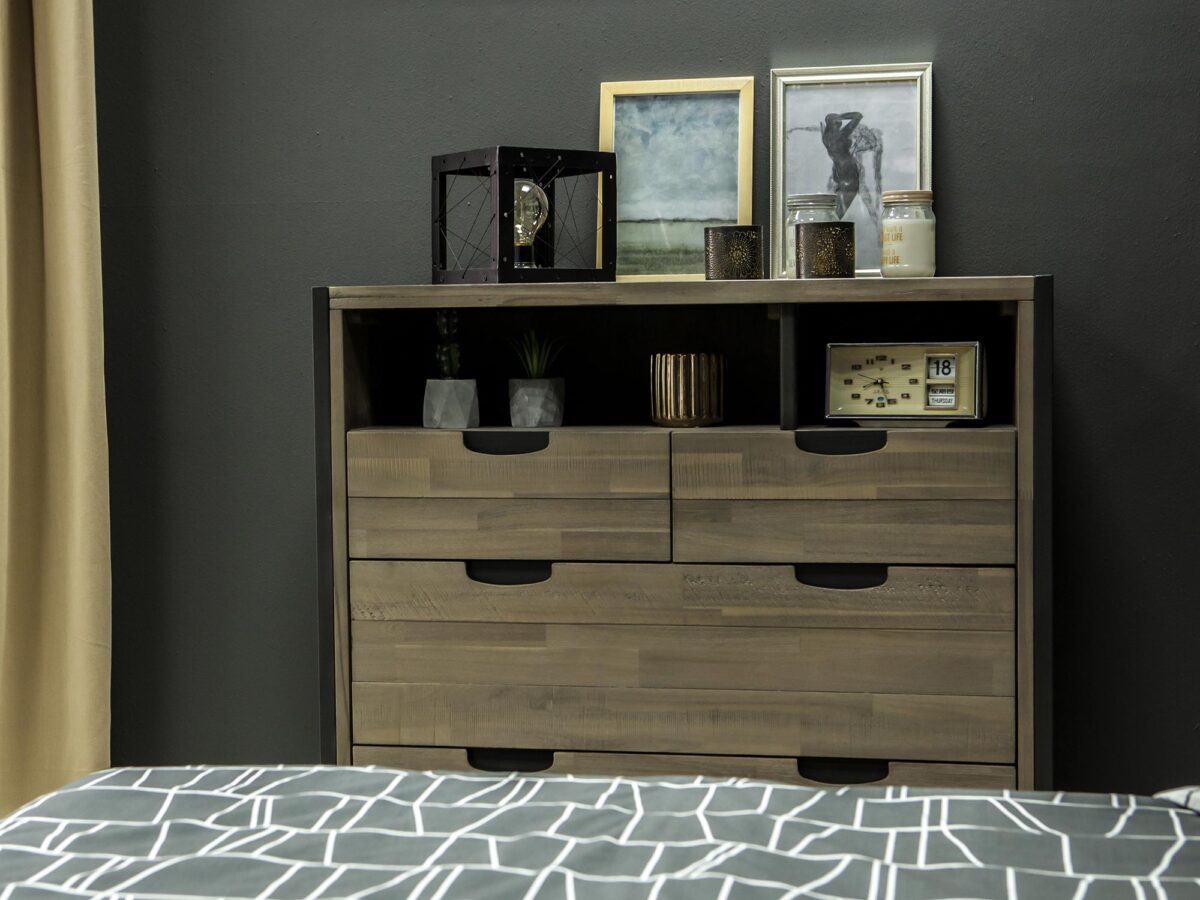 Komoda z szufladami w kolorze dębu szarego do nowoczesnego salonu