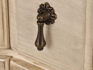 Miniaturka 12 - Komoda z Jasnobeżowego Drewna i Frezowaniami w Prowansalskim Stylu – Laguna