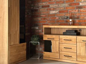 Miniaturka 5 - Wysoka szafa z pełnym drewnianym frontem