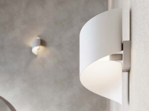 Miniaturka 15 - Kinkiety białe świecące na betonowej ścianie w aranżacji