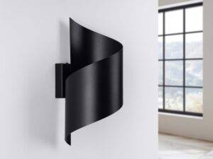 Miniaturka 3 - Metalowy kinkiet czarny na ścianie przy oknie